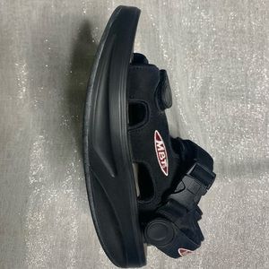 Well loved MBT Womens Sport Sandal with level 2 rock and adjustable straps uk 5